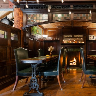 Casia Lodge and Ranch Pub