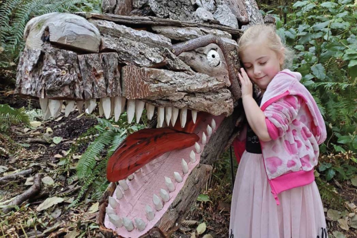 Price-Sculpture-Forest-Joe-Treats-Rex-and-Eva.-Photo-Dondi-Budde