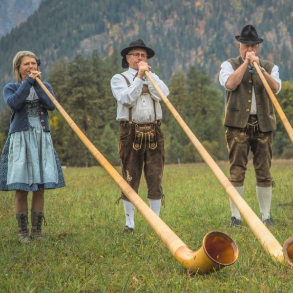 Leavenworth Alphorns